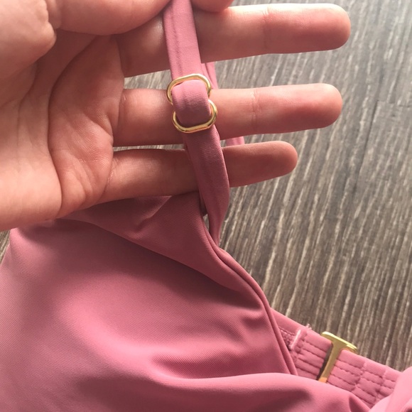 SOLD ✨ Bebe Twisted Cutout One Piece Swimsuit - Picture 6 of 14